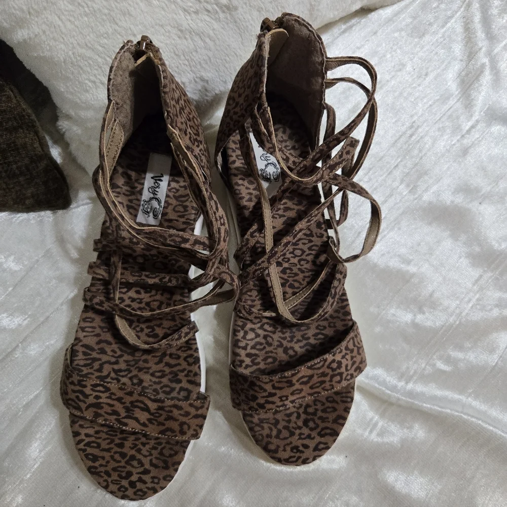 Leopard Print  Gladiator Sandals - Brown By Very G Size 7 1/2 EUC!